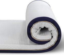 Surmatelas Bedstory de 7.5 cm, combinant mousse à mémoire de forme et soutien ergonomique.